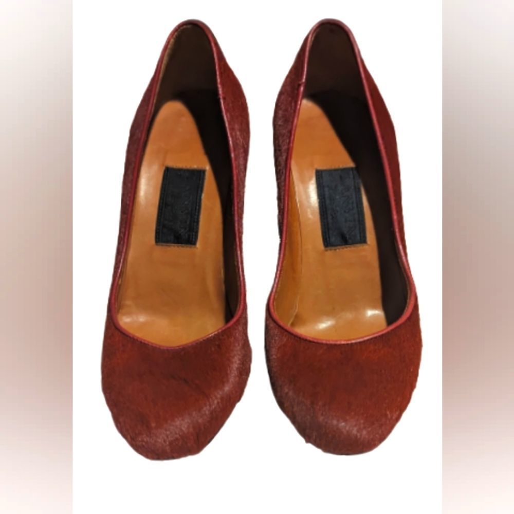 GUC Lanvin vintage red calf hair red leather trim closed toe shiny black heeled